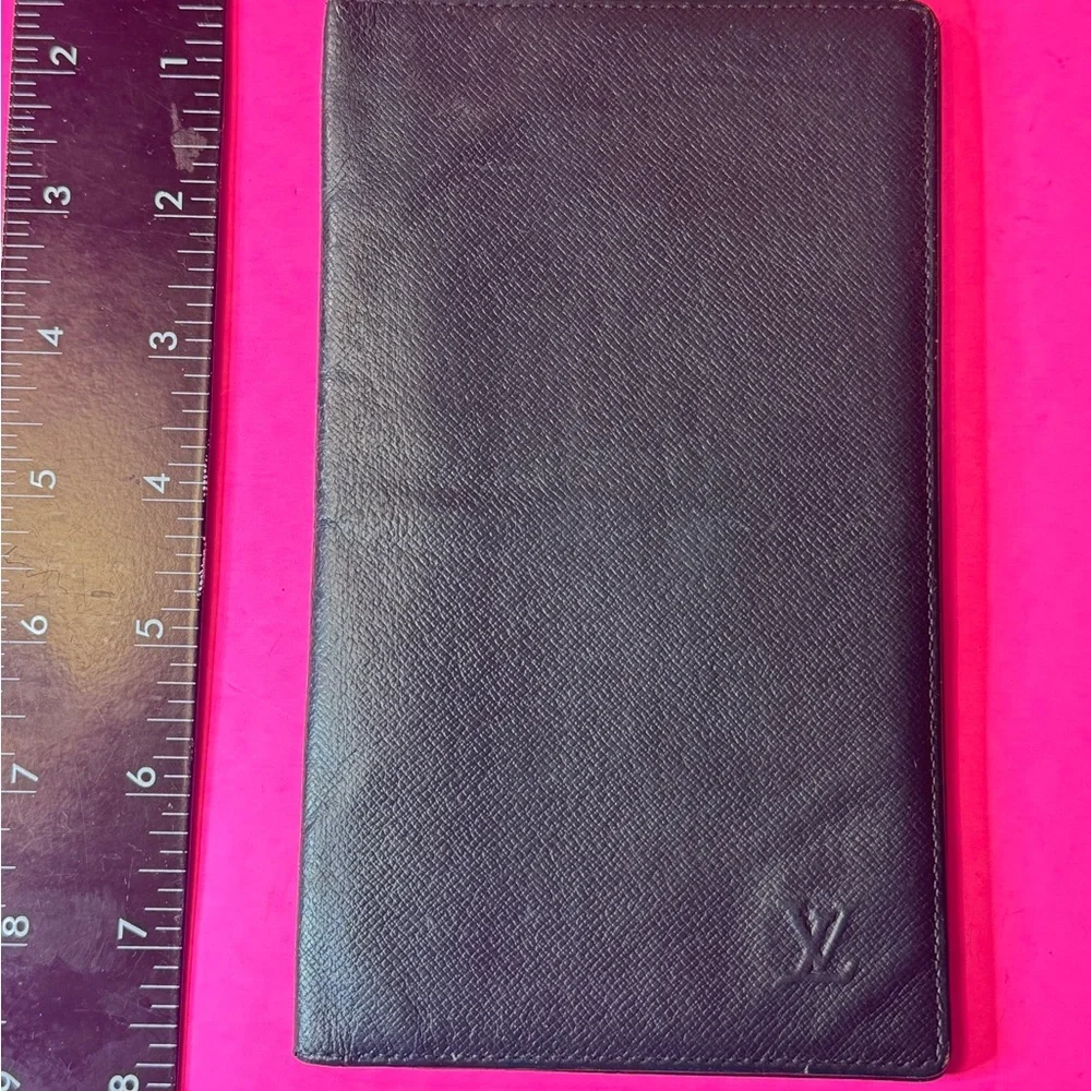 Louis Vuitton Epi Taiga Bundel green bifold wallet and key holder - Picture 8 of 15